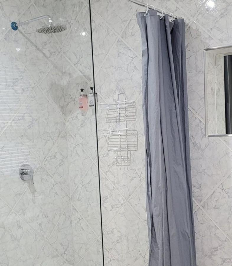 Graceland Guesthouse Почефструм Экстерьер фото
