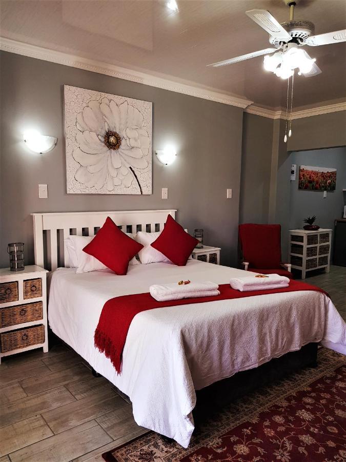 Graceland Guesthouse Почефструм Экстерьер фото